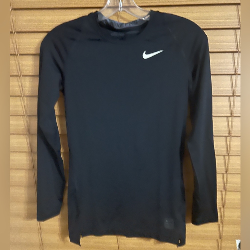 Black Nike Pro compression long sleeve shirt - EUC
